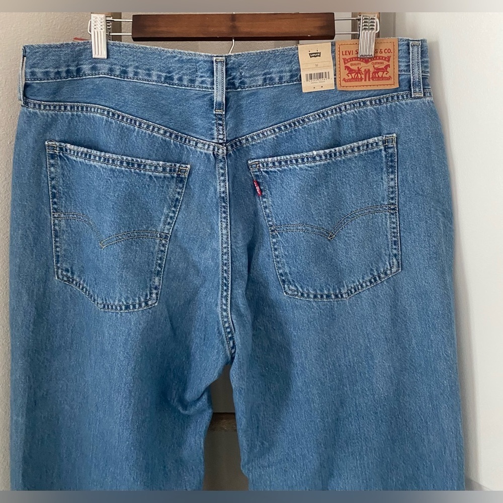 NWT - Levi’s - LOW PRO LIGHTWEIGHT WOMEN'S
JEANS - Size 32 - Picture 11 of 14